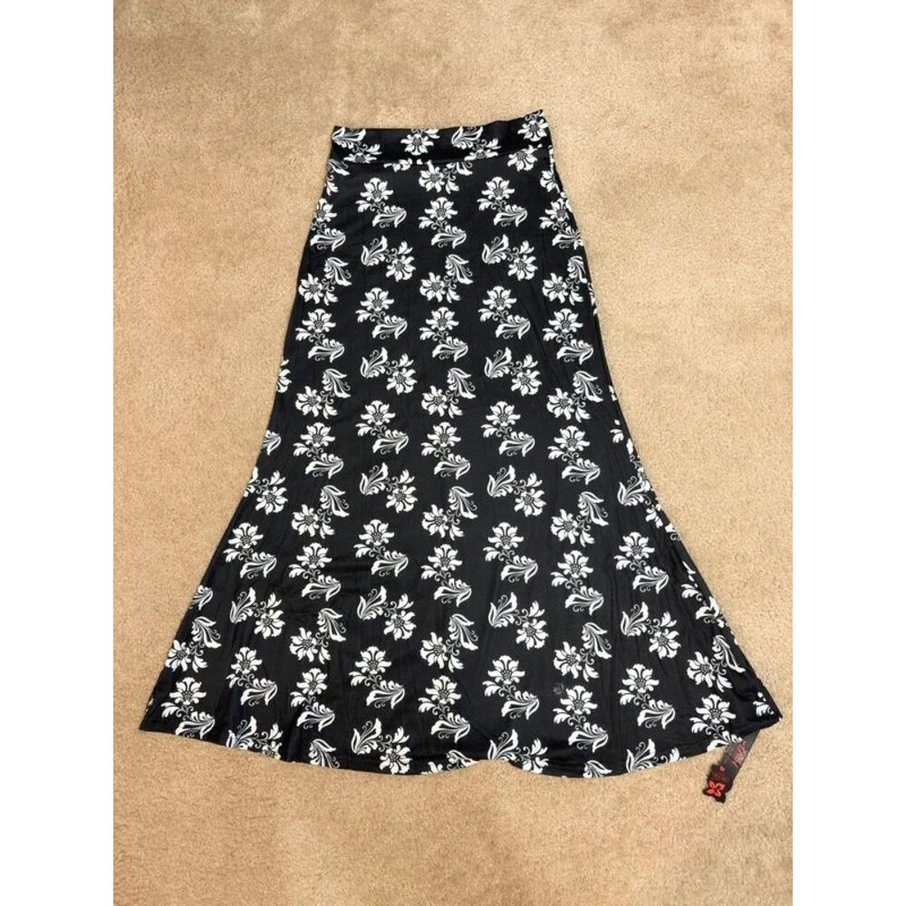 Black and white floral skirt Size Large